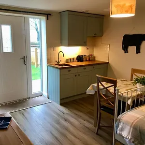 brinsley-barn.cardiffhotelswales.com/